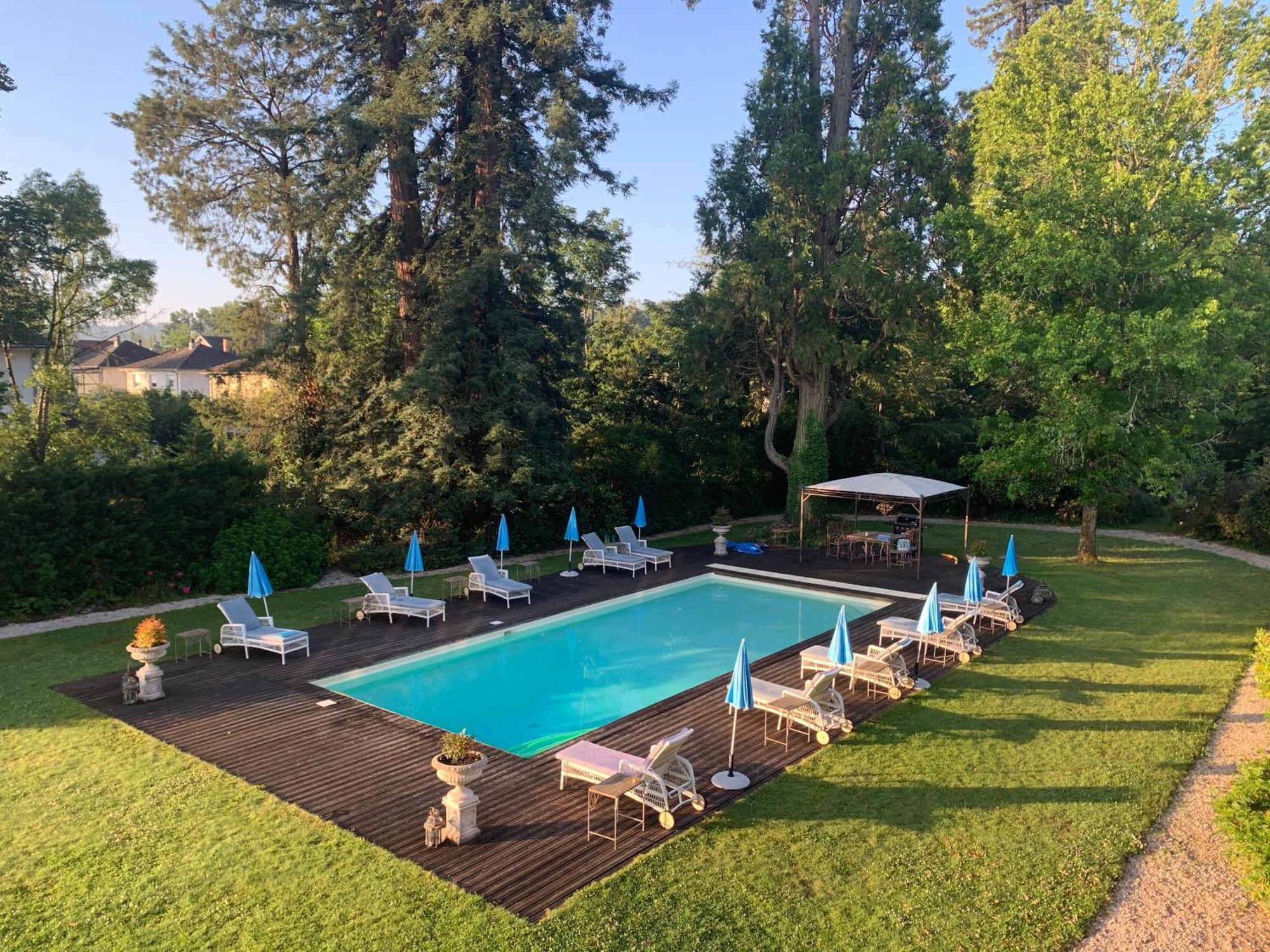French Correze Moulin Bleu Otel Saint-Pantaléon-de-Larche Dış mekan fotoğraf